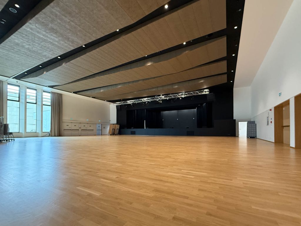 Saal Elsenz mit Bühne