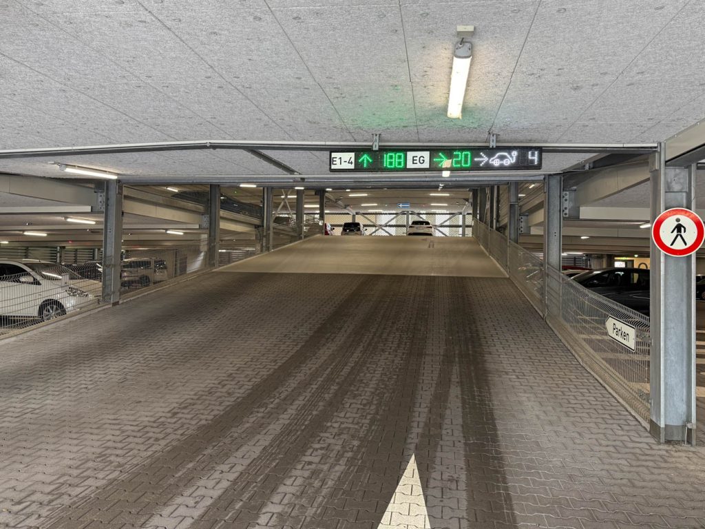 Mehrgeschossiges Parkhaus